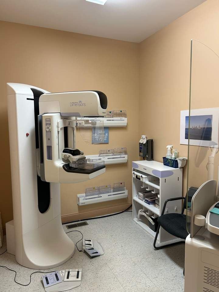 Hologic 3D Dimensions mammography machine