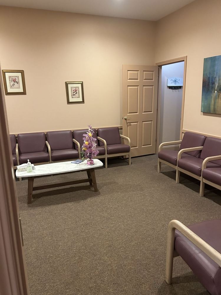 Waiting room seating at Cape Diagnostic Imaging